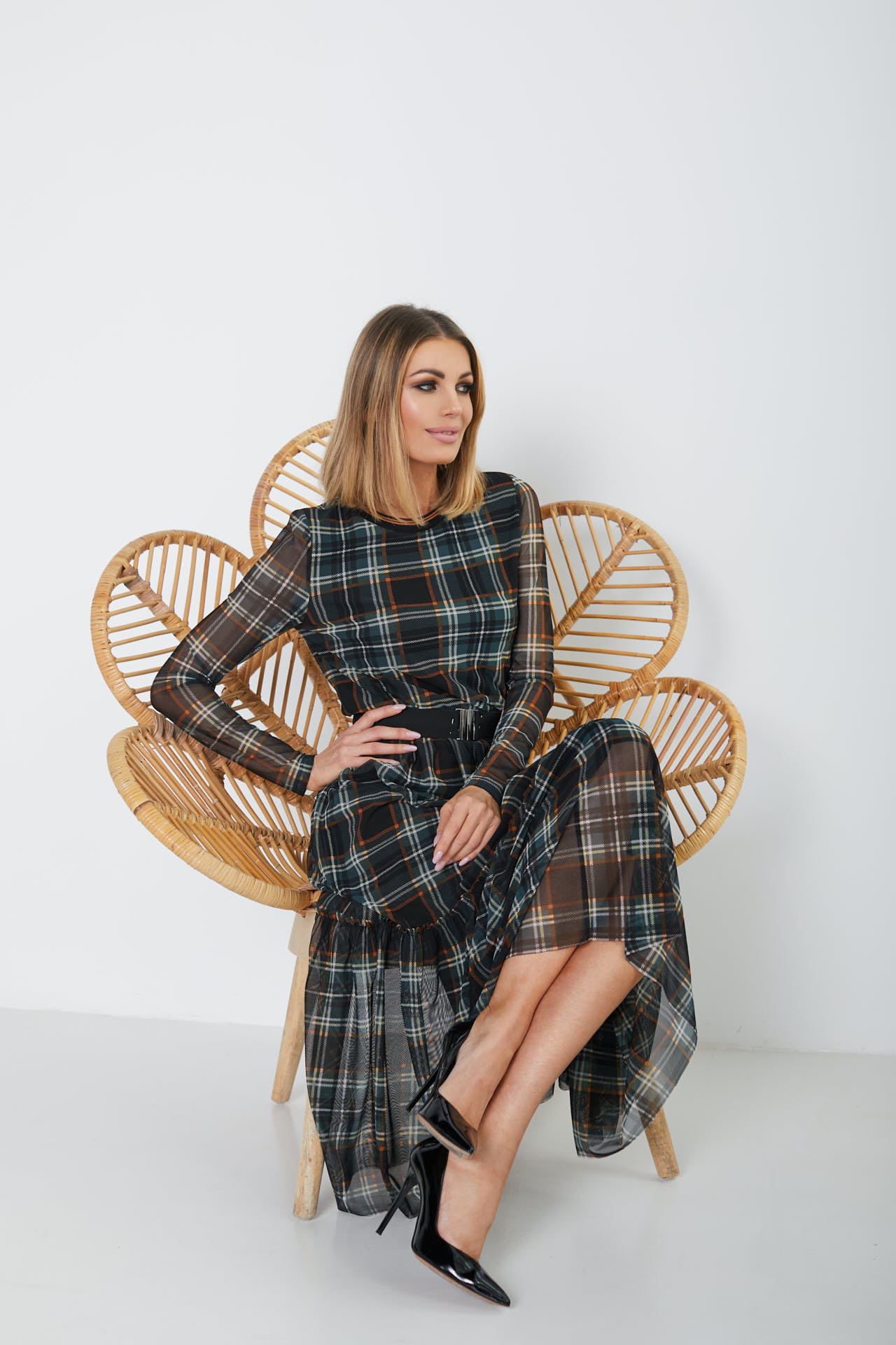 Elastyczna sukienka z siatki w kratę, długość 7/8