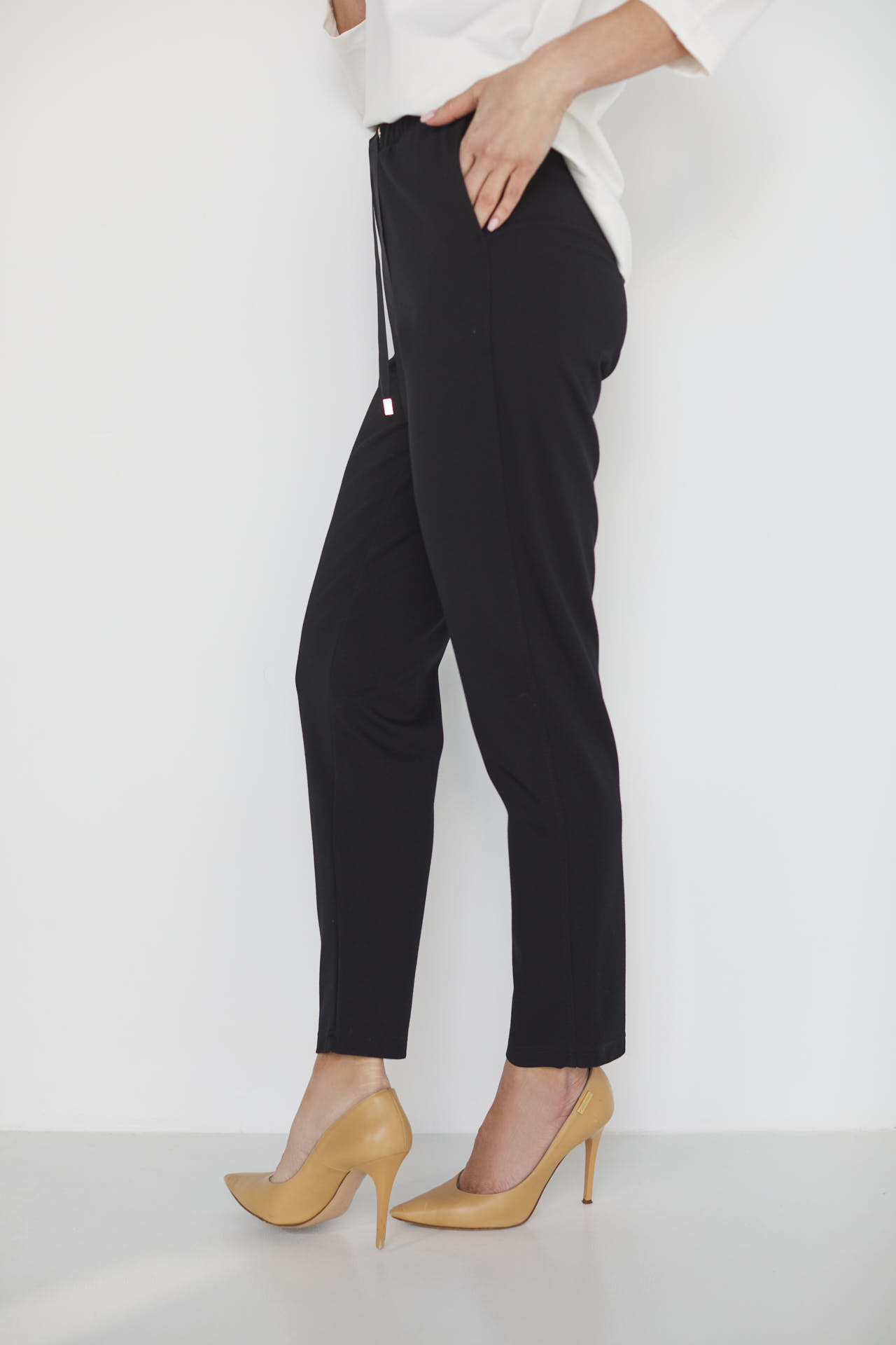 Elegant and sporty knitted pants "MORGAN"