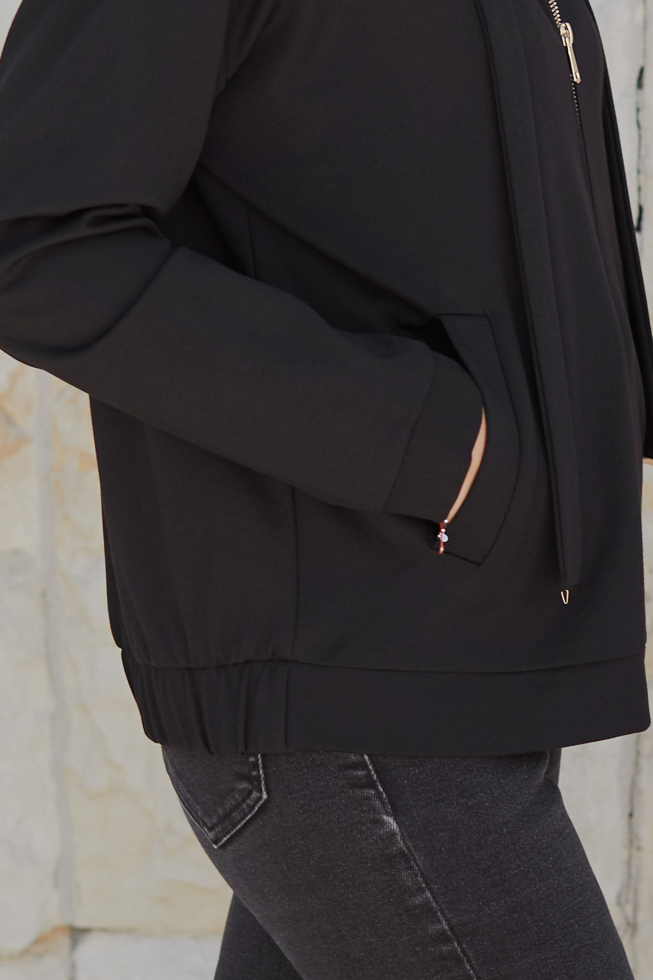 Rozpinana bluza z suwakiem czarna