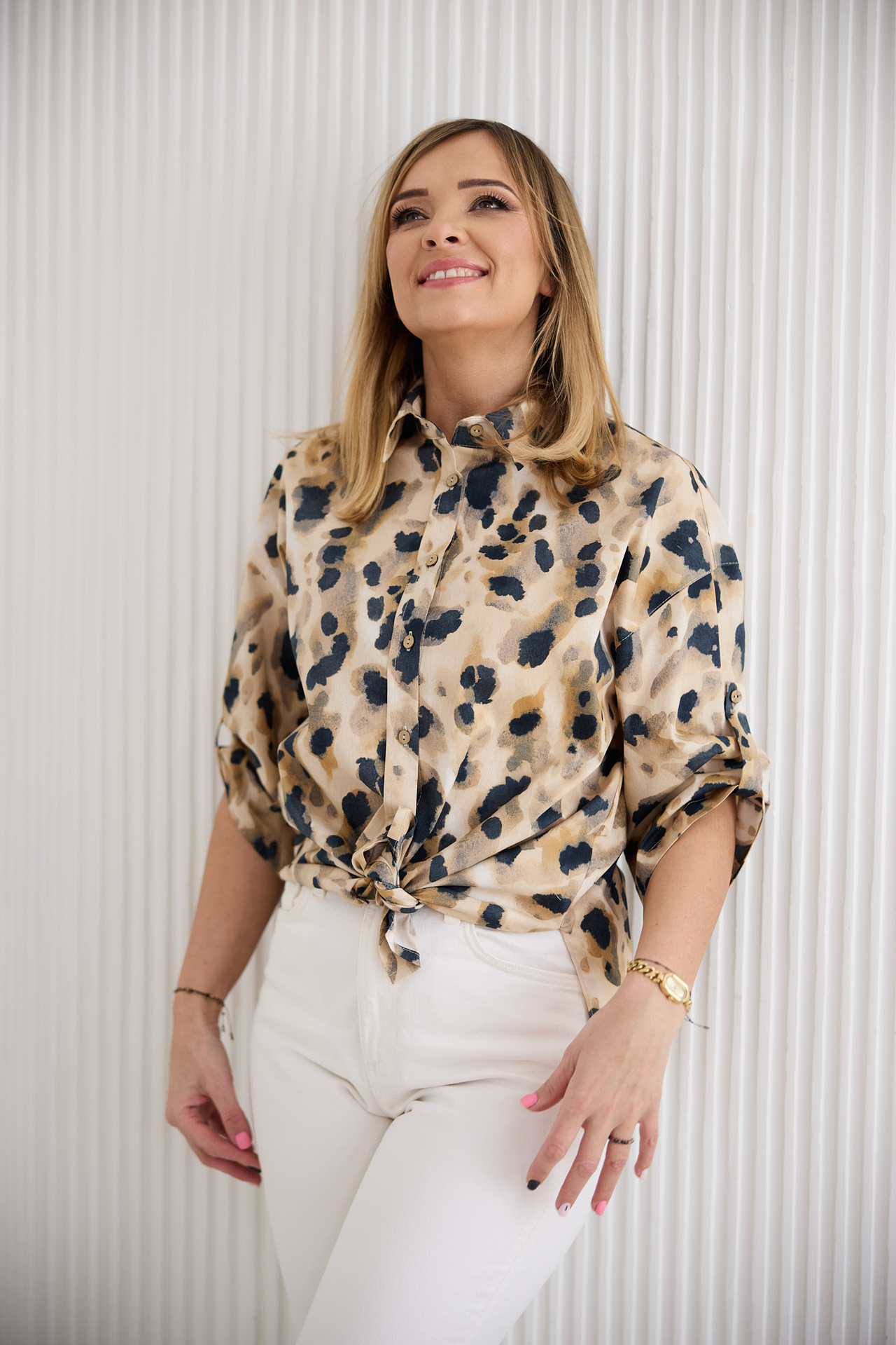 Shirt with adjustable waist, animal motifs