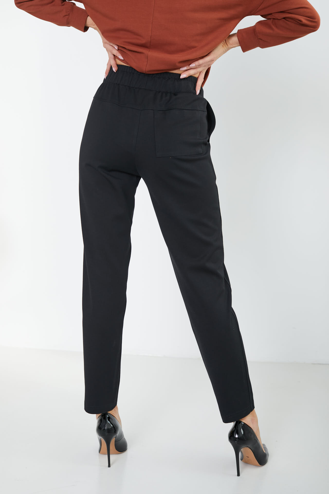 Elegancko sportowy komplet z napisami (bluza+spodnie)