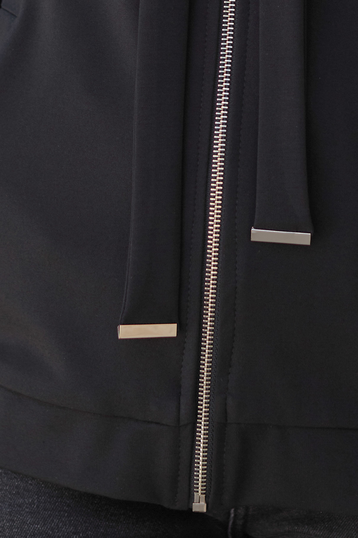 Rozpinana bluza z suwakiem czarna