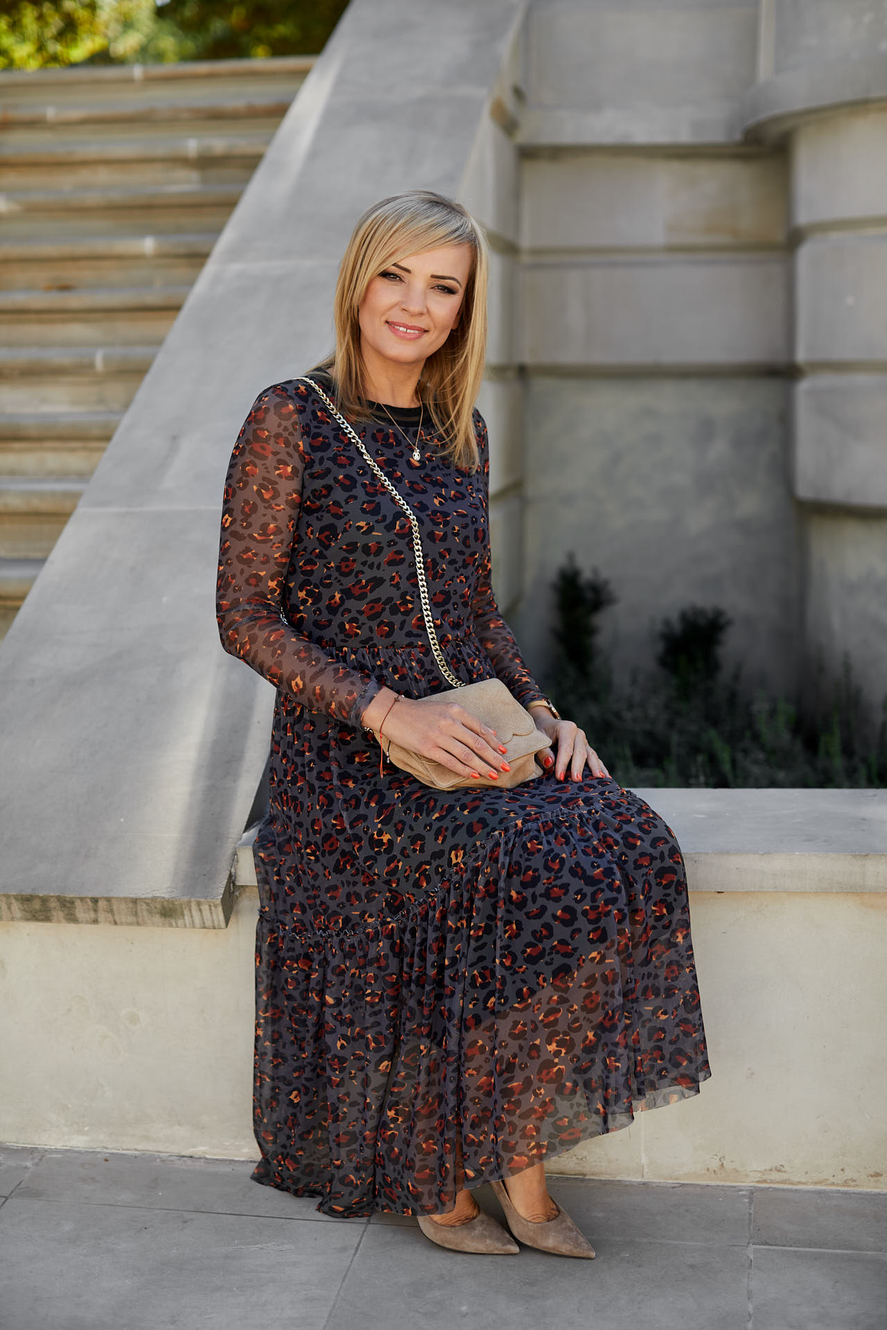 Elastyczna sukienka z siatki, druk gepard, długość 7/8