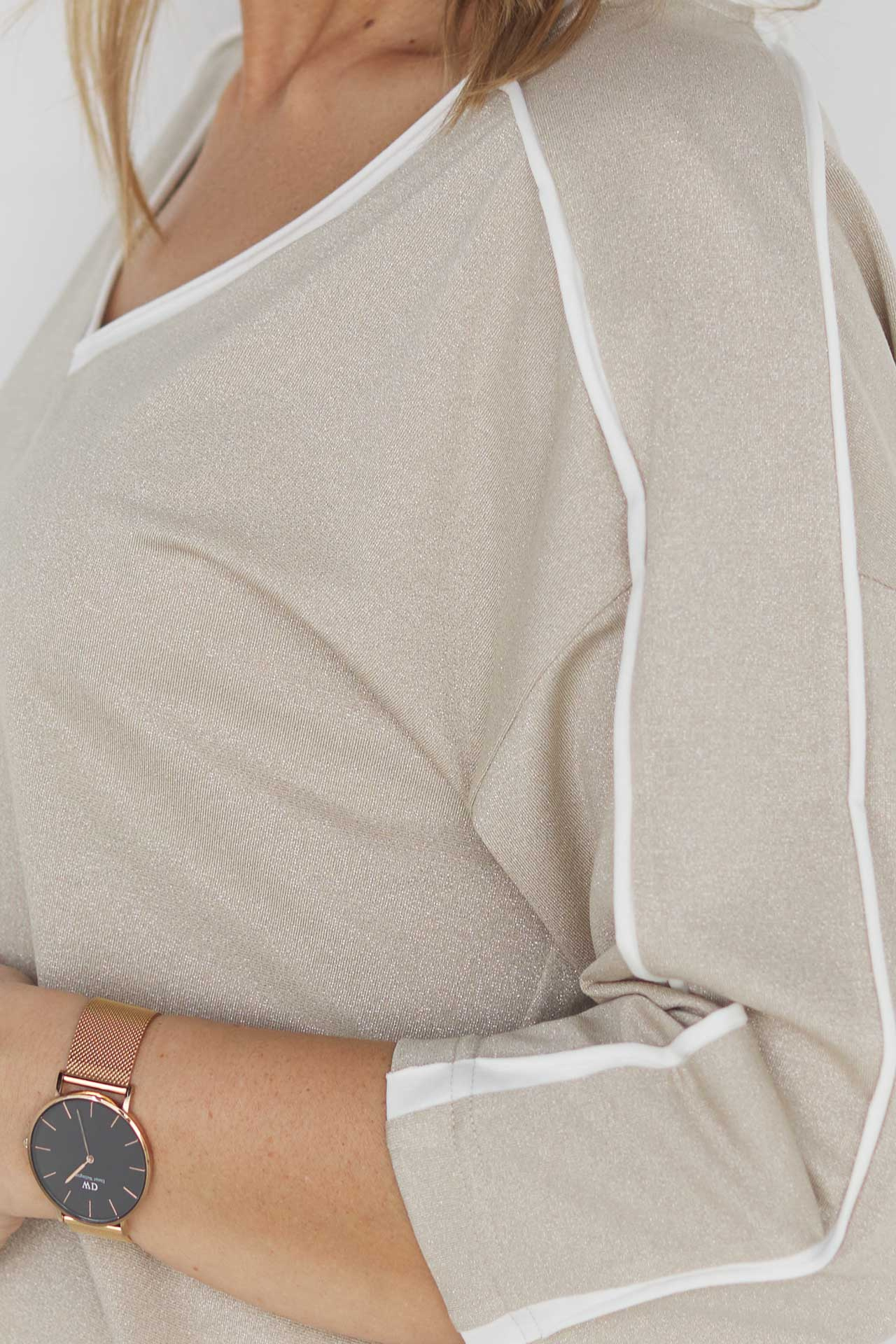 Beżowa bluzka z lurexem i lampasami