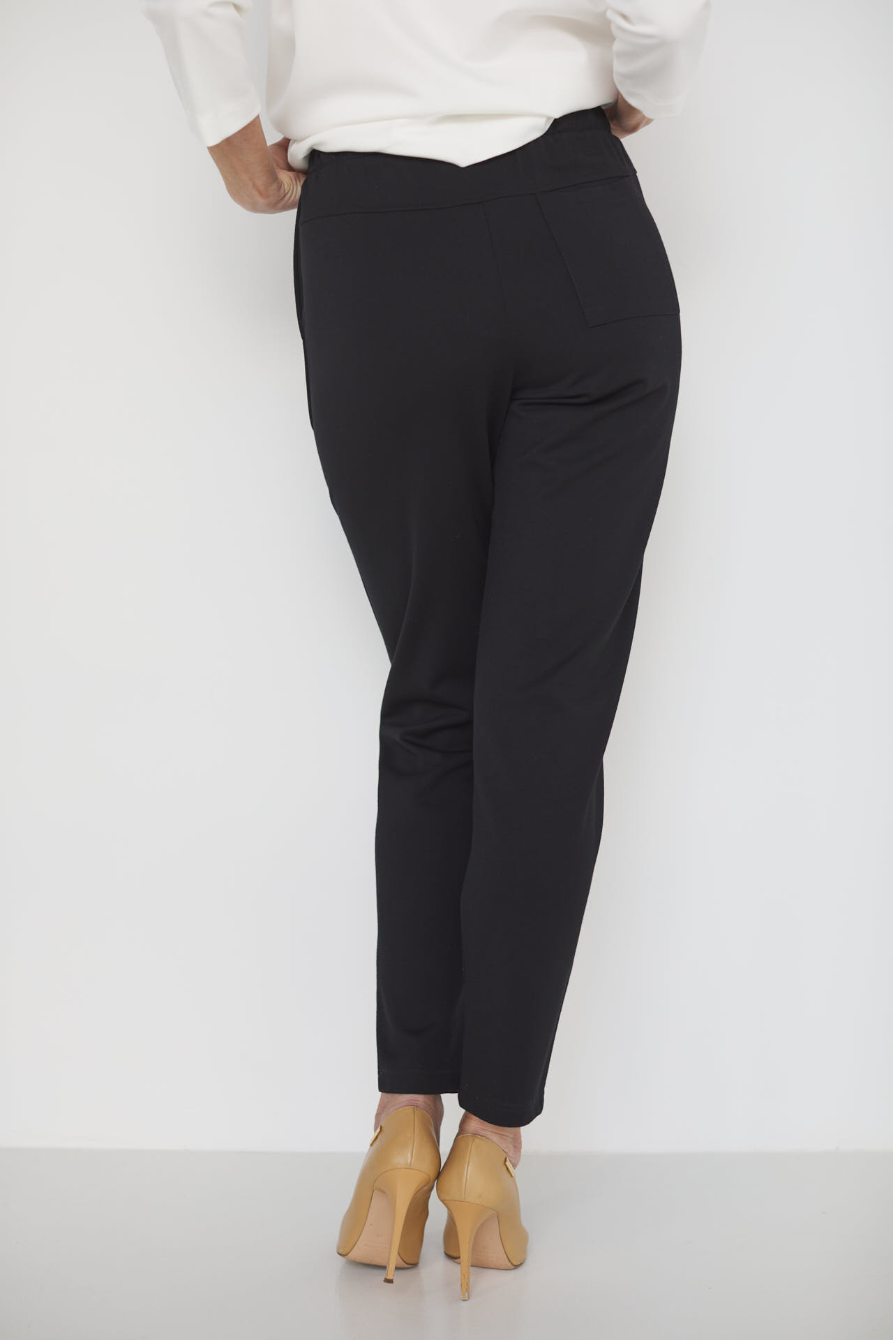 Elegant and sporty knitted pants "MORGAN"