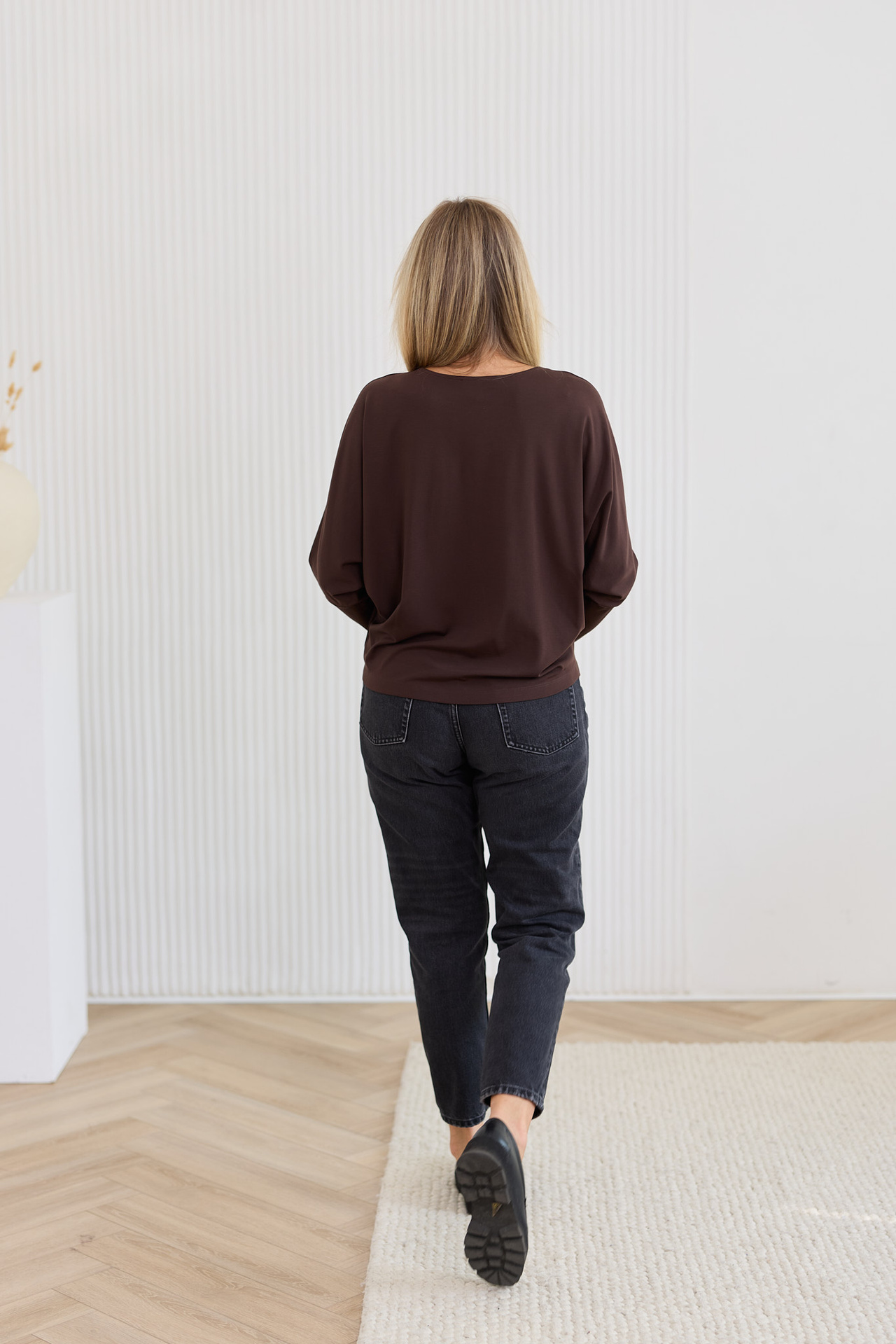 Czekoladowa Bluzka z ozdobnym łańcuszkiem