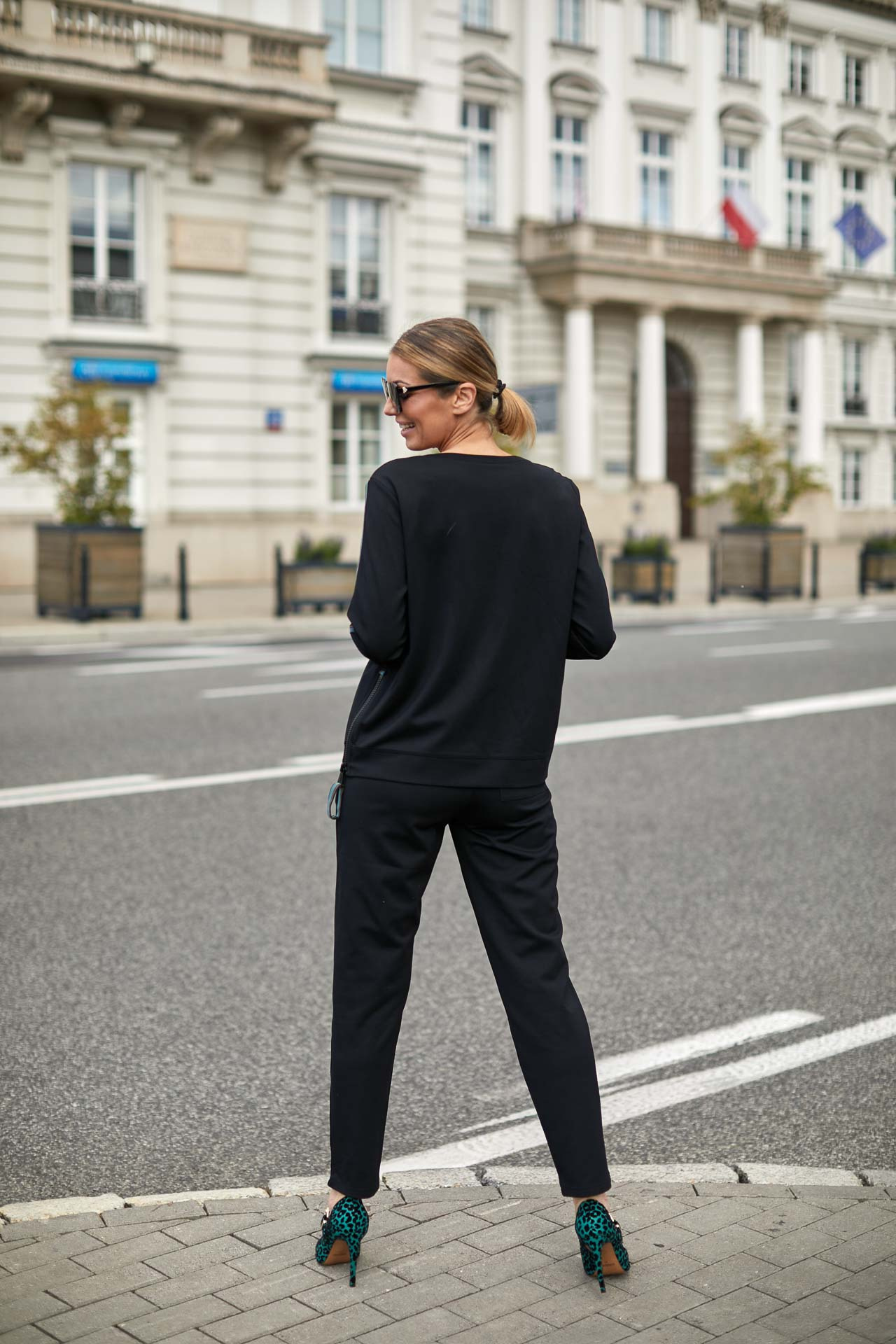  elegancki komplet (bluza+spodnie)