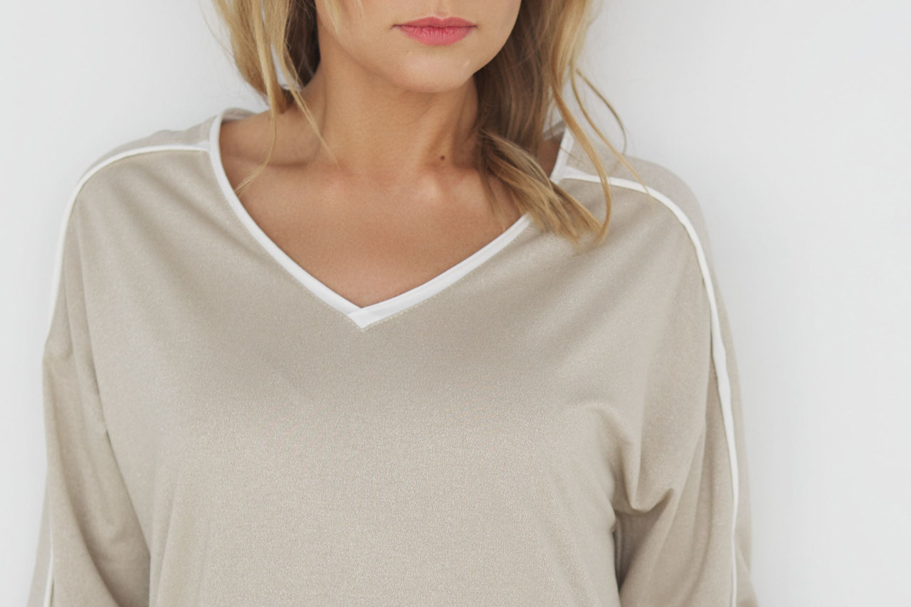 Beżowa bluzka z lurexem i lampasami