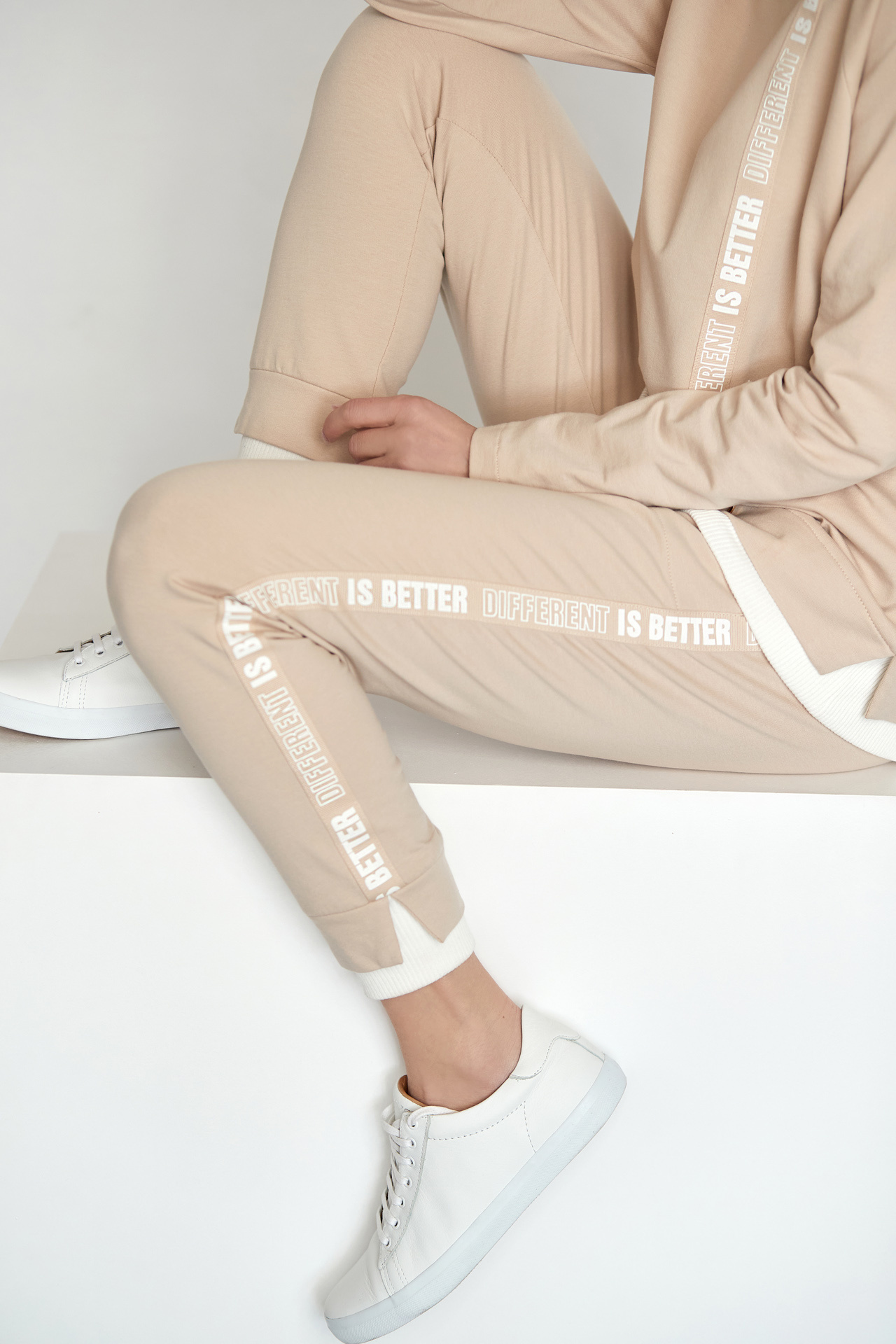 Komplet dresowy (bluza+spodnie)