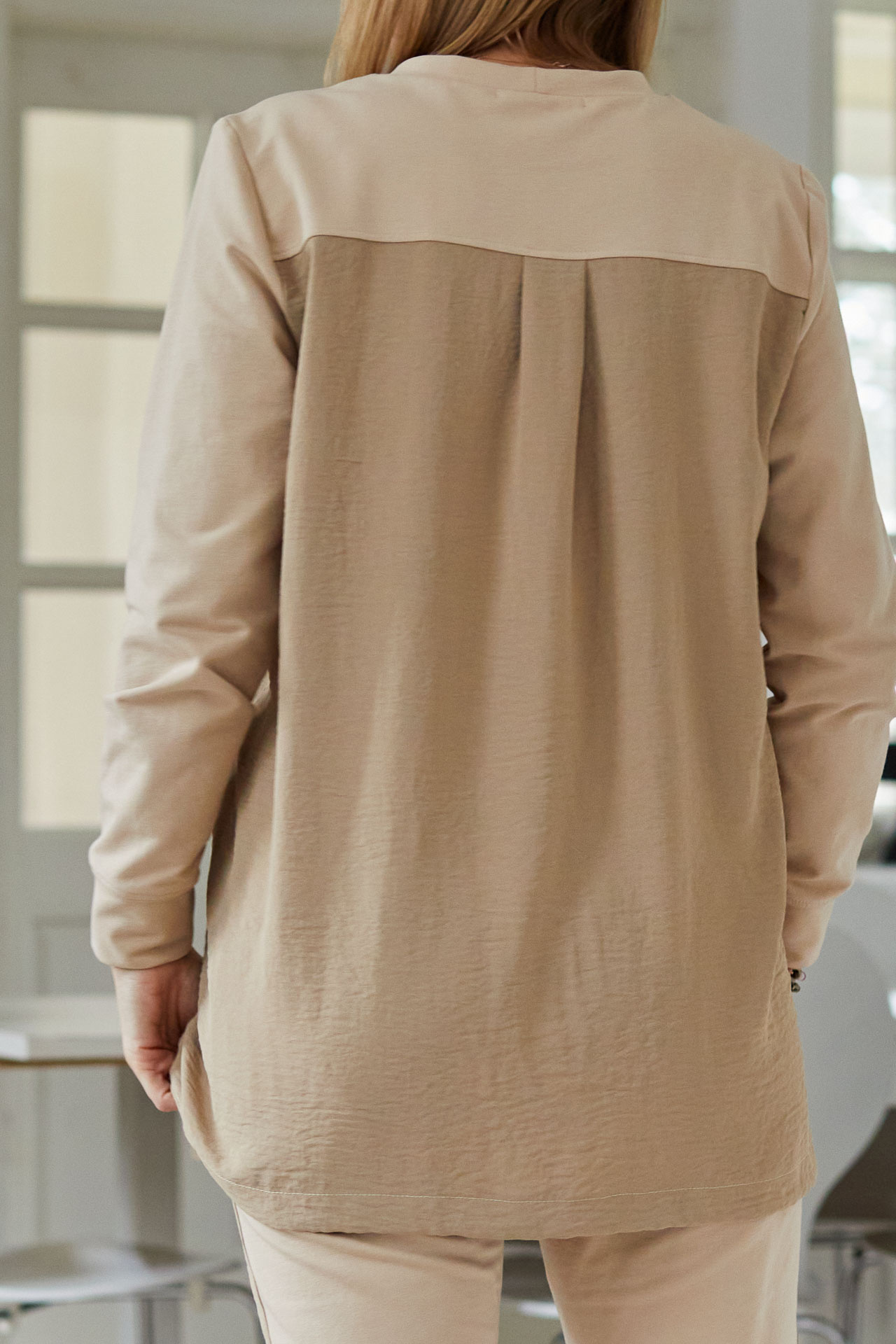 Komplet dresowy z łączonych tkanin, bluza + spodnie z lampasem