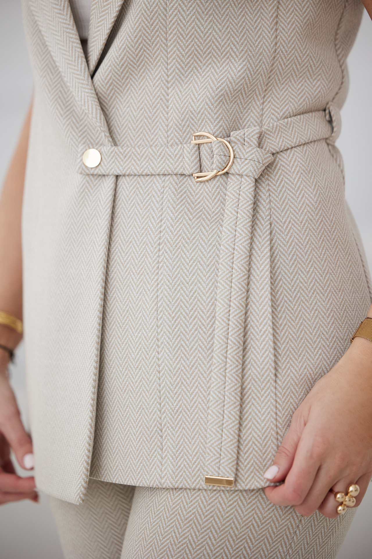 Dzianinowa kamizelka w eleganckim stylu