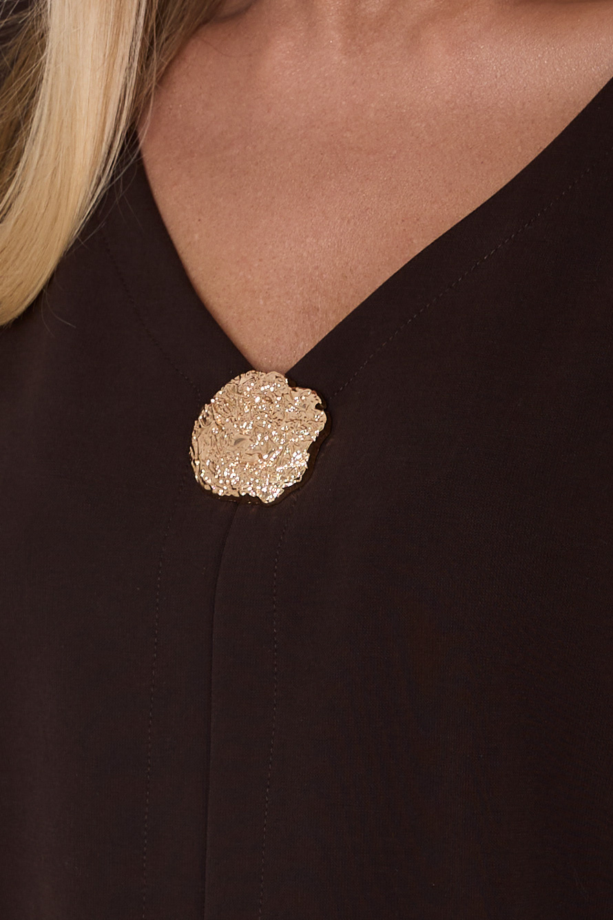 Sweatshirt + pants set with a crushed badge, chocolate