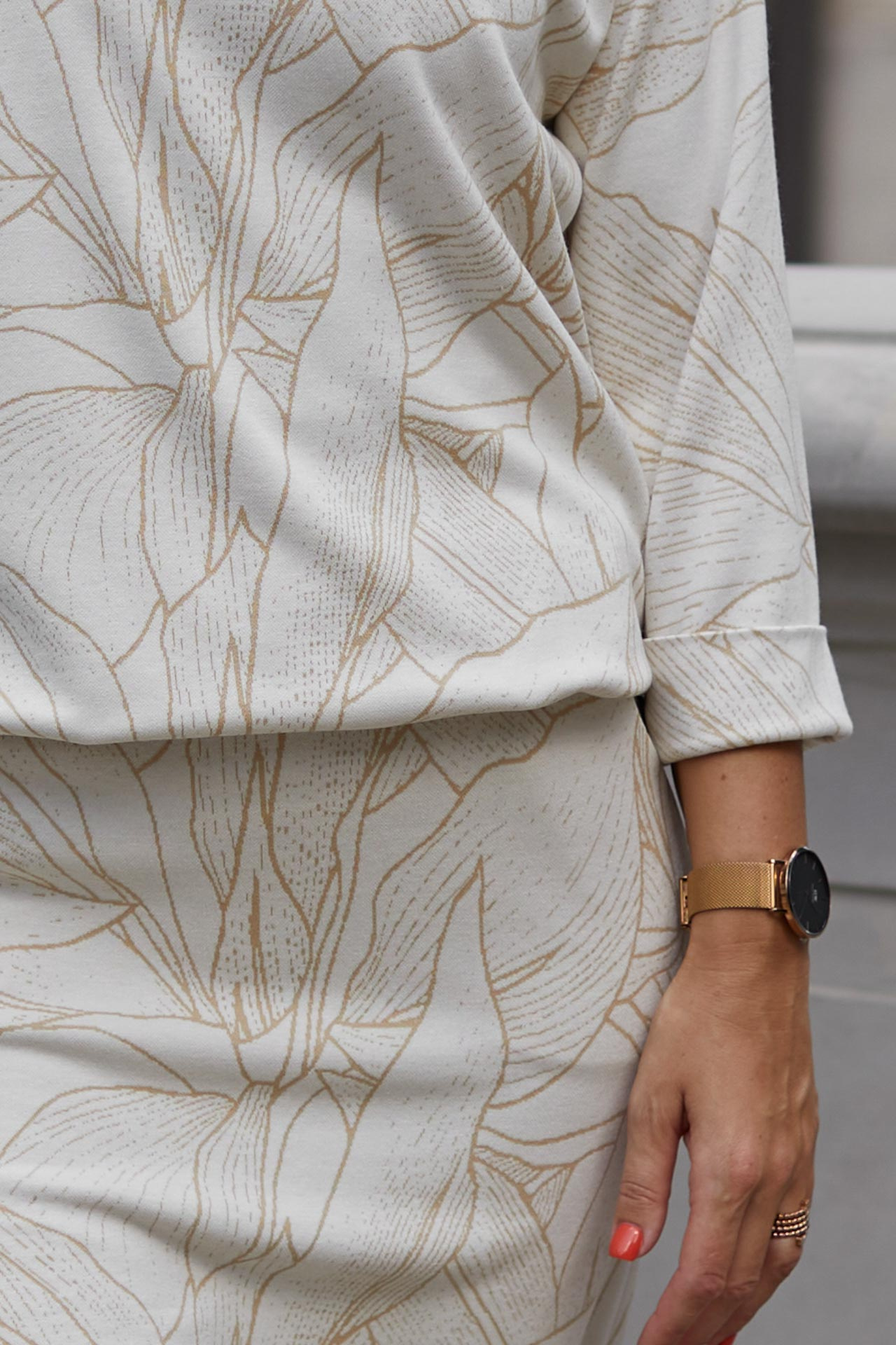 Wizytowy komplet (bluzka+spódnica) z dzianiny żakardowej