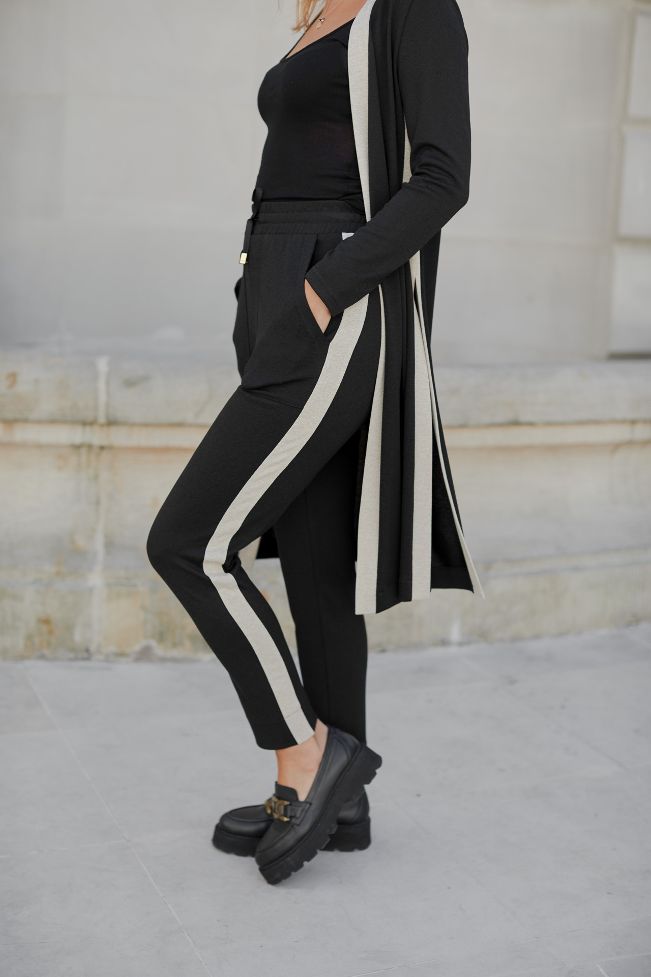 Komplet kardigan ze spodniami, dzianina sweterek