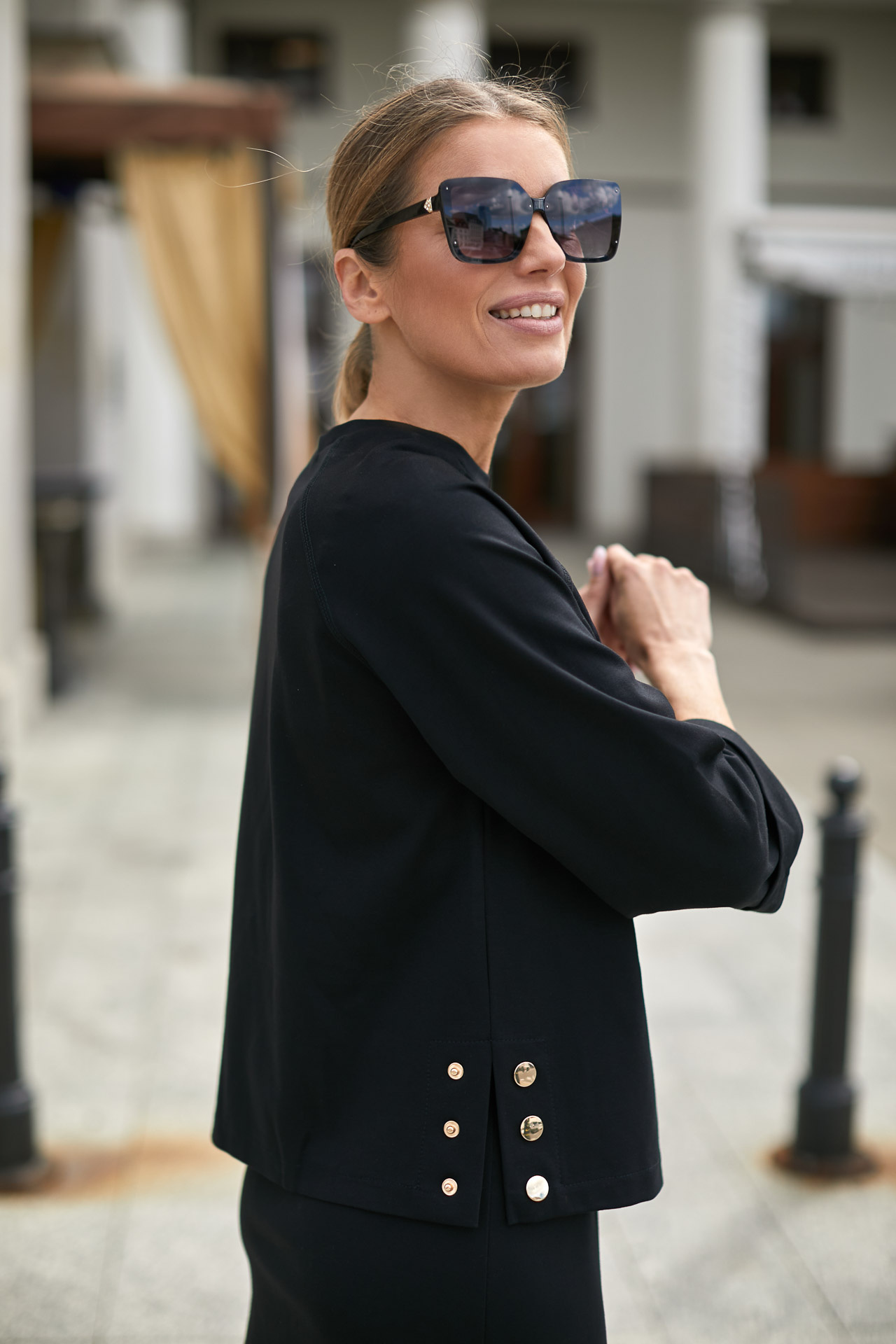 KOMPLET Z NAPAMI (BLUZA+SPÓDNICA)