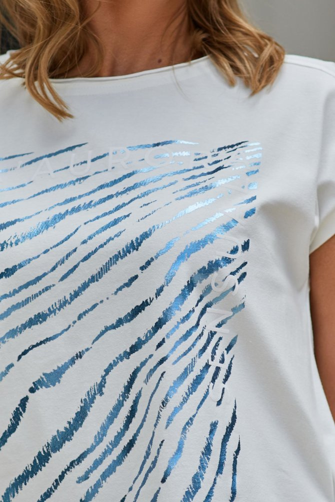 Cotton blouse with a decorative print