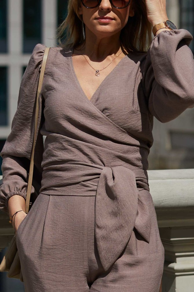 Set (blouse + trousers) made of natural fabric, cappucino