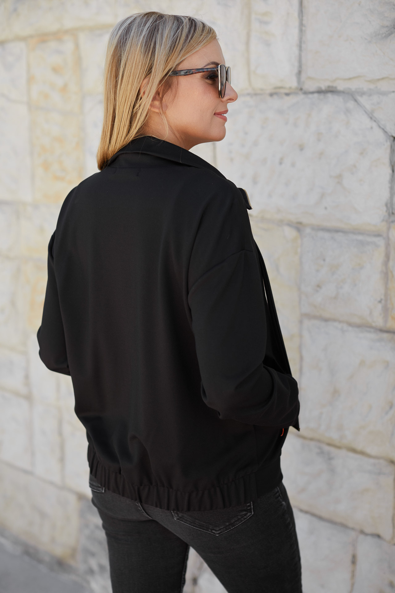 Rozpinana bluza z suwakiem czarna