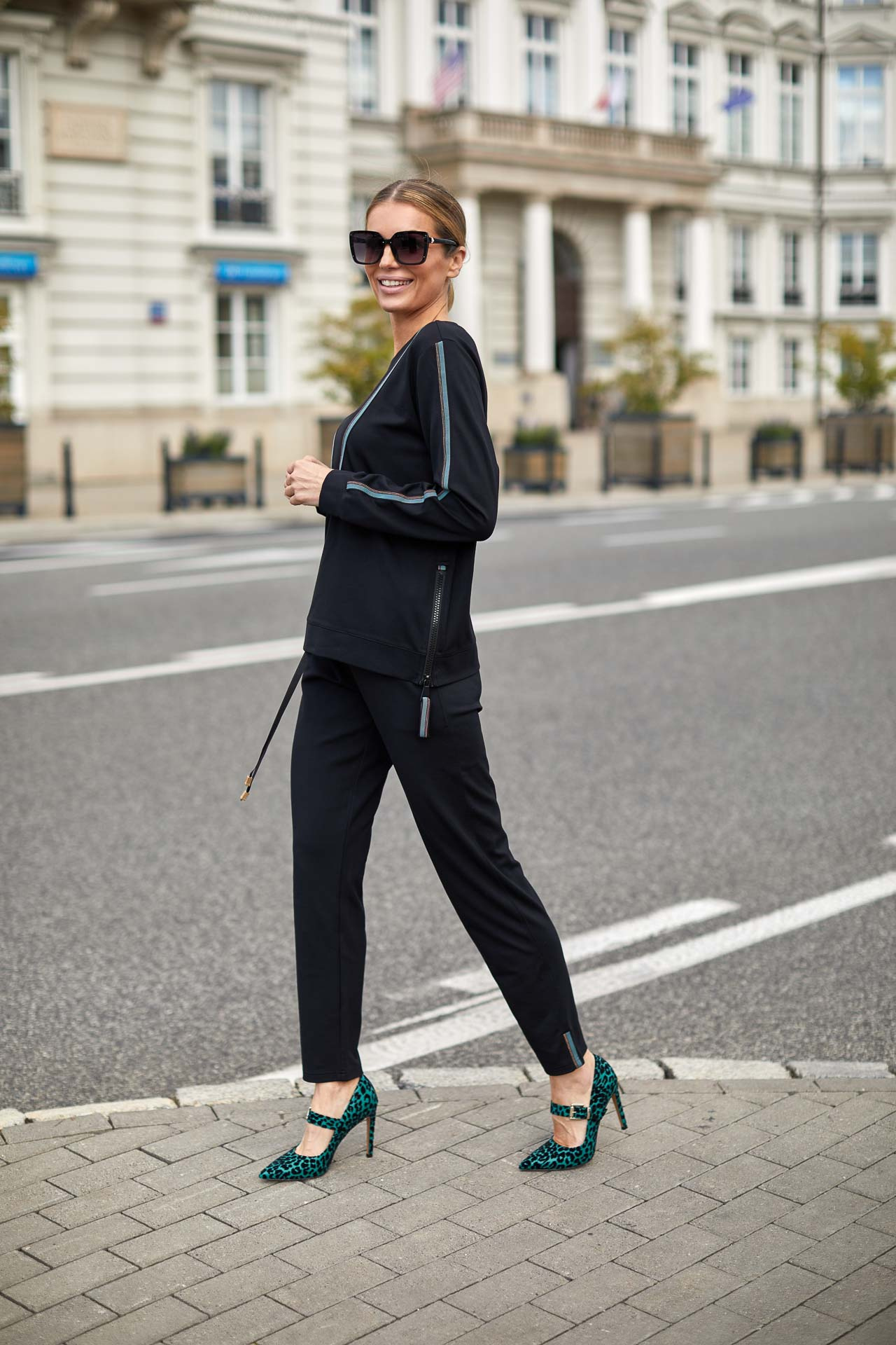  elegancki komplet (bluza+spodnie)