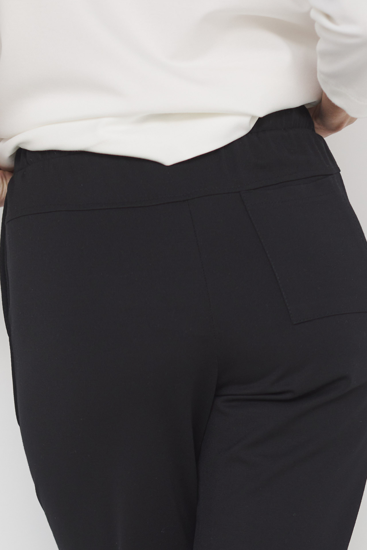 Elegant and sporty knitted pants "MORGAN"