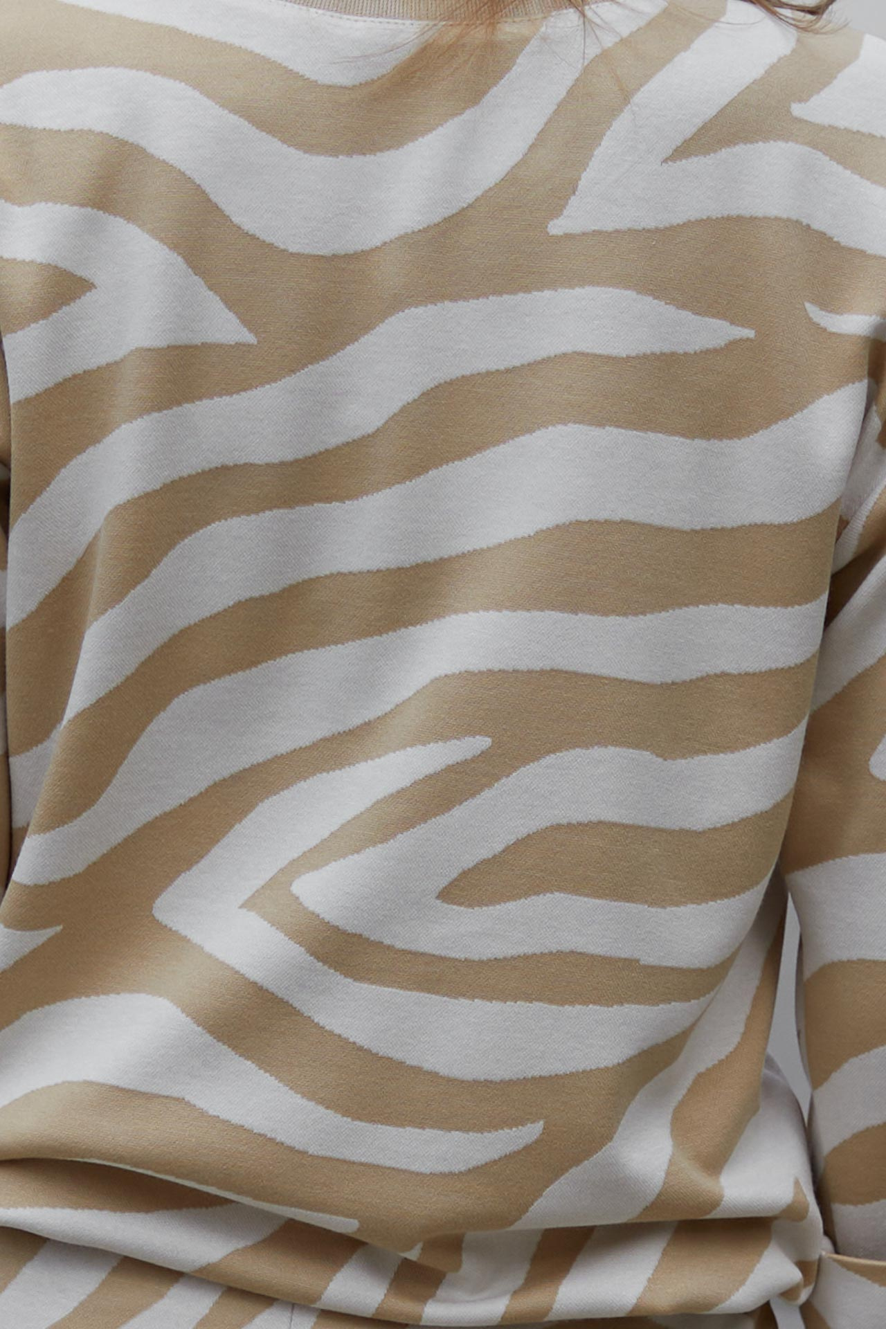 Wizytowy komplet (bluzka+spódnica) z dzianiny żakardowej