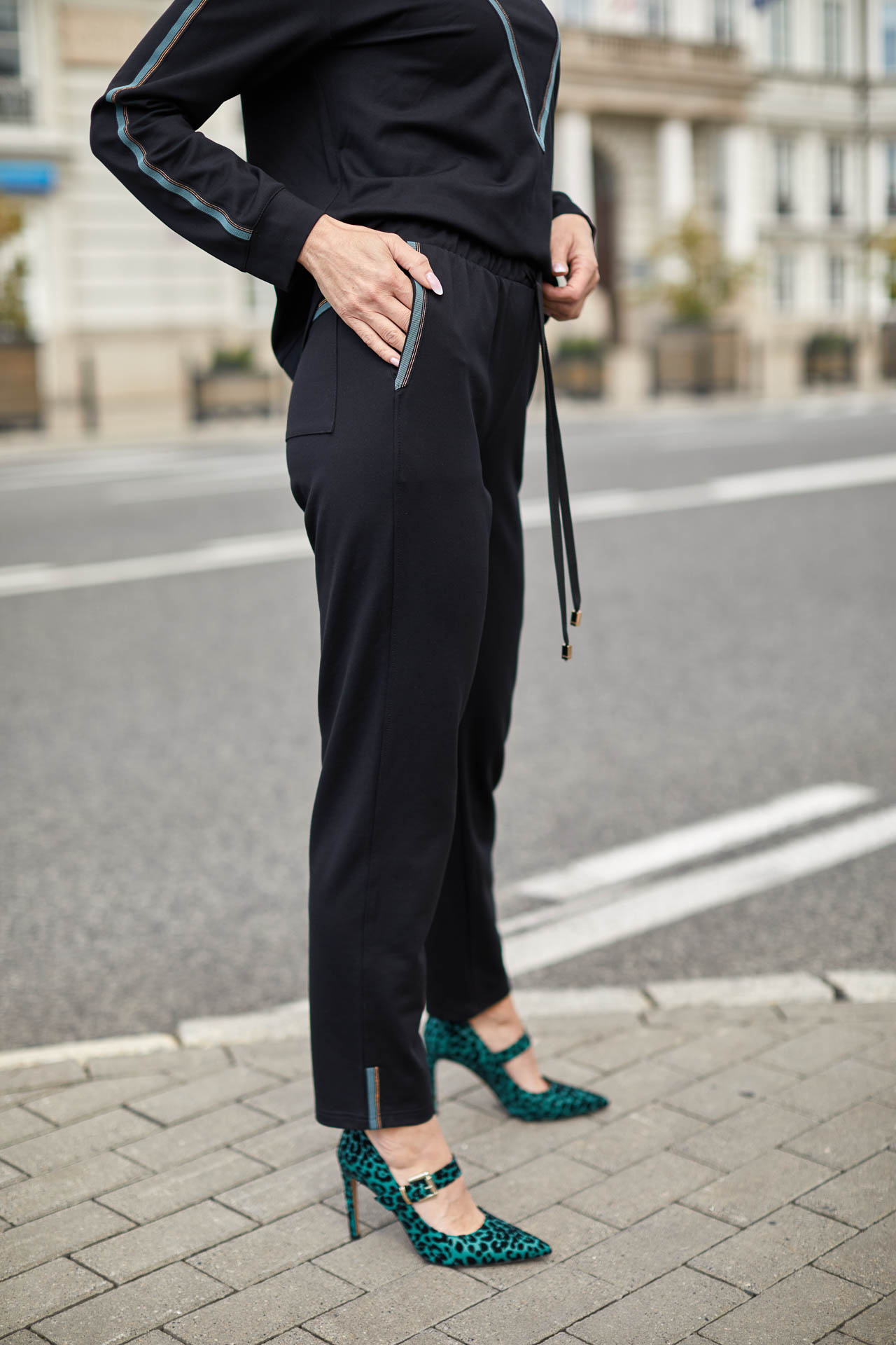  elegancki komplet (bluza+spodnie)