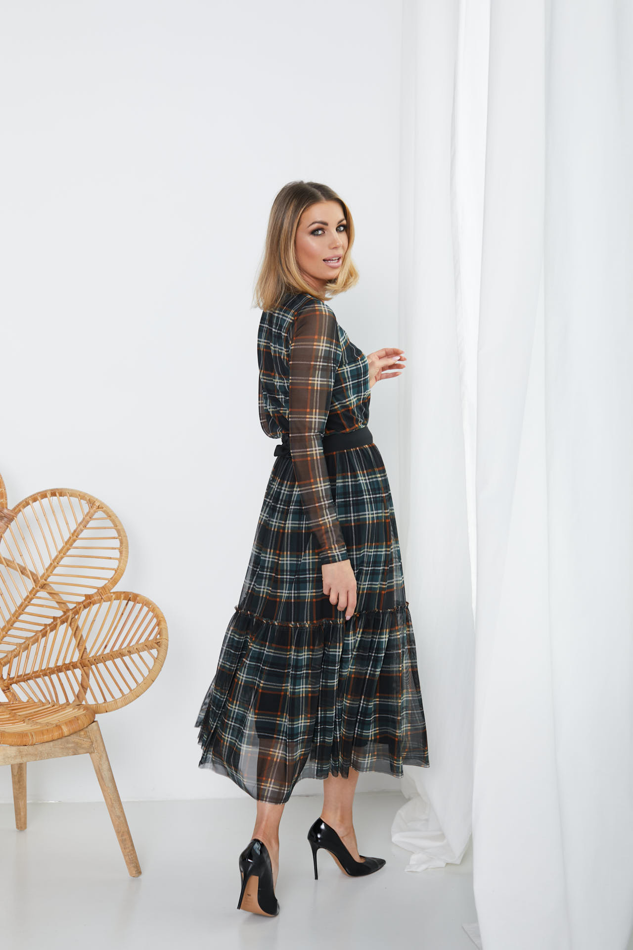 Elastyczna sukienka z siatki w kratę, długość 7/8