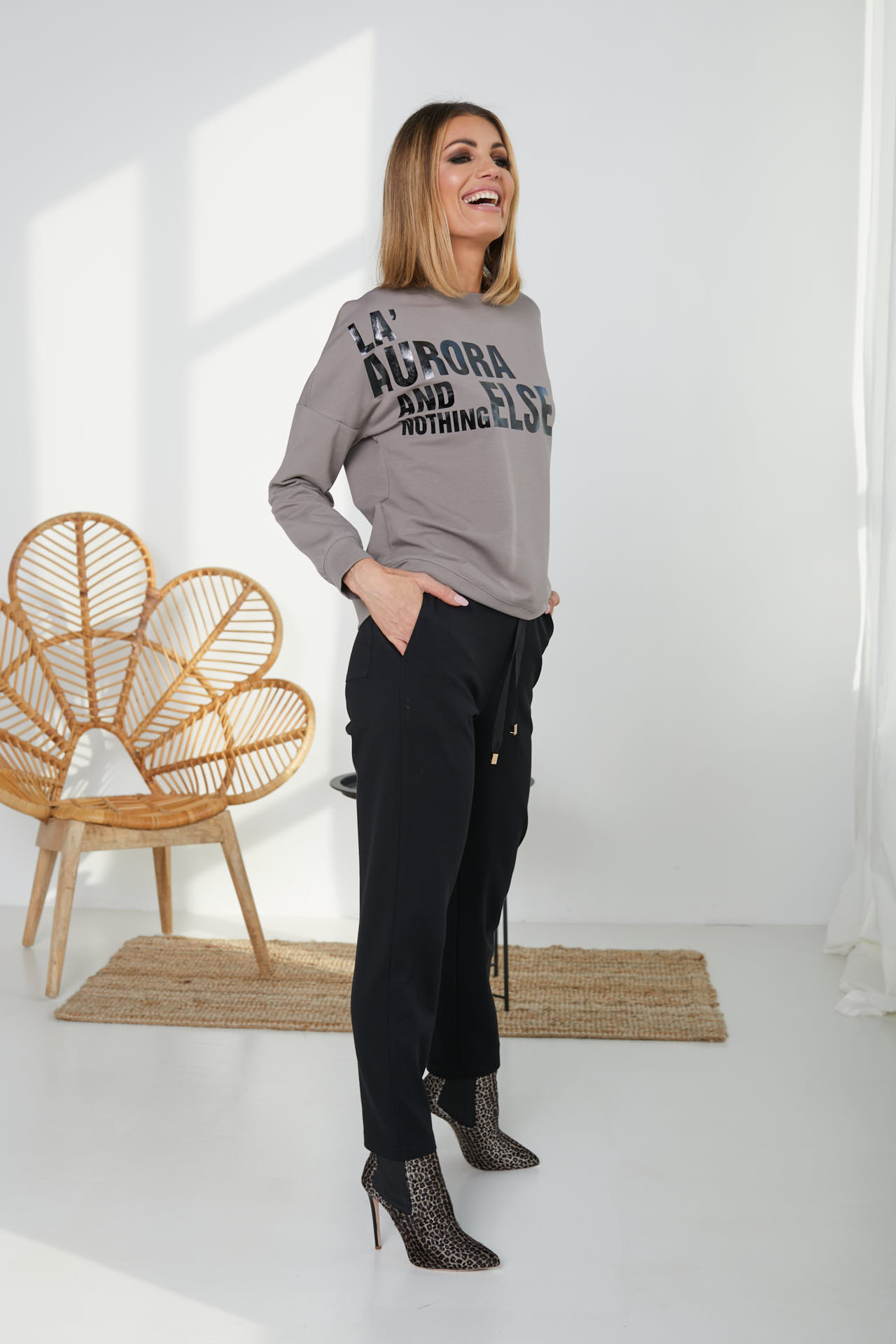 Women's tracksuit set (sweatshirt + pants)