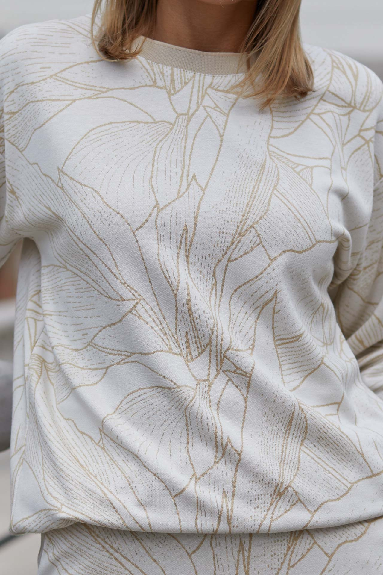 Formal set (blouse + skirt) made of jacquard knitwear