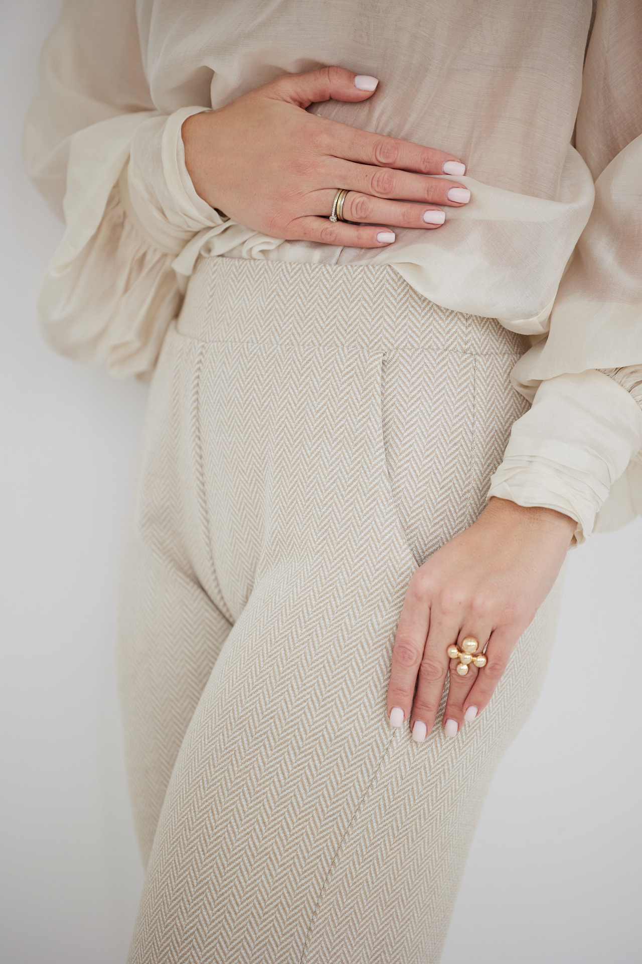 Rozpinana bluza z kapturem w kolorze ecru